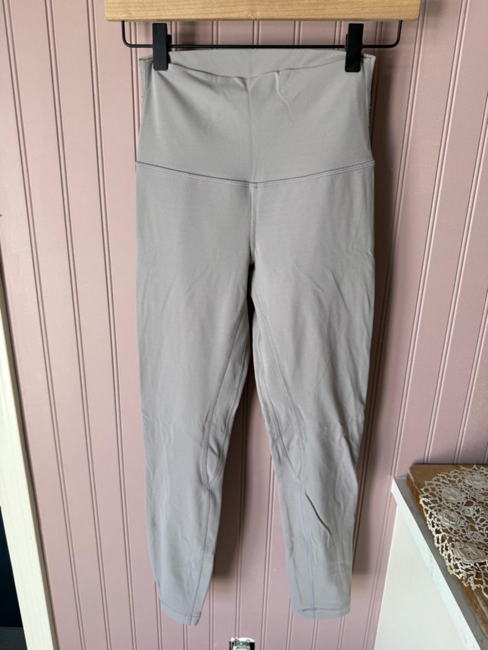 Lululemon grey aligns, size 6 double lined